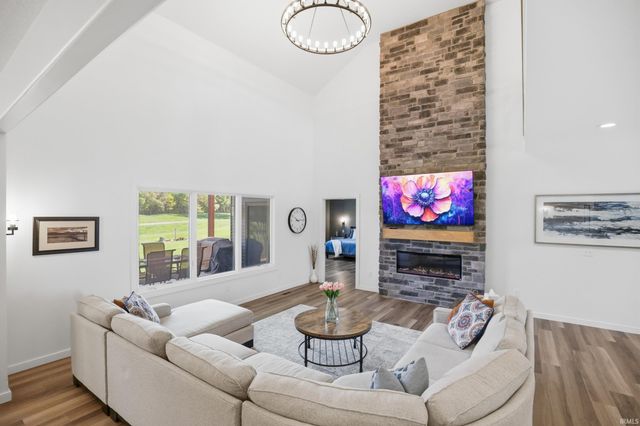 1908 Golfview Drive, Auburn, IN 46706