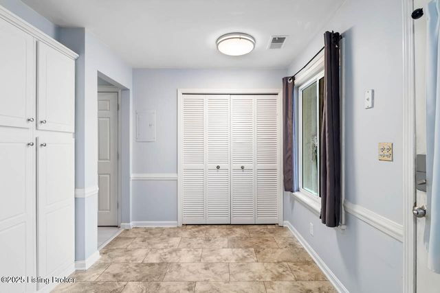 109 Shelby Pointe Dr, Louisville, KY 40223