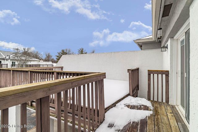 109 Shelby Pointe Dr, Louisville, KY 40223