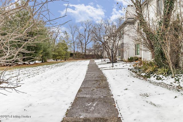 109 Shelby Pointe Dr, Louisville, KY 40223