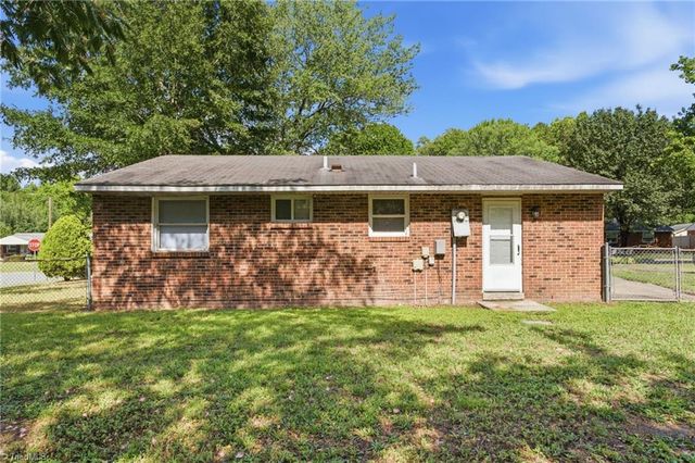 2300 Willow Road, Greensboro, NC 27406