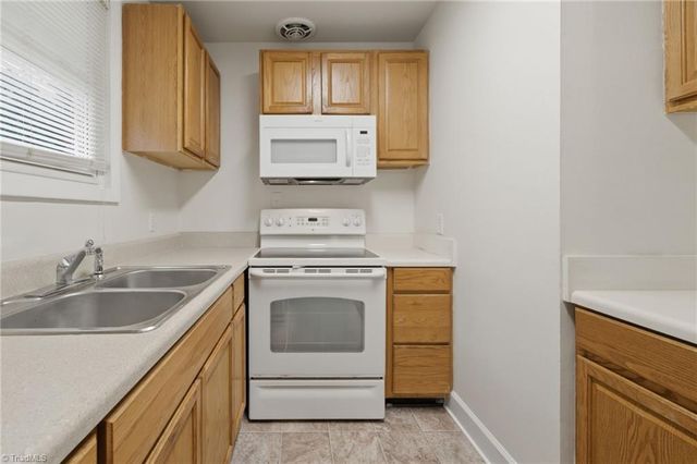 2300 Willow Road, Greensboro, NC 27406