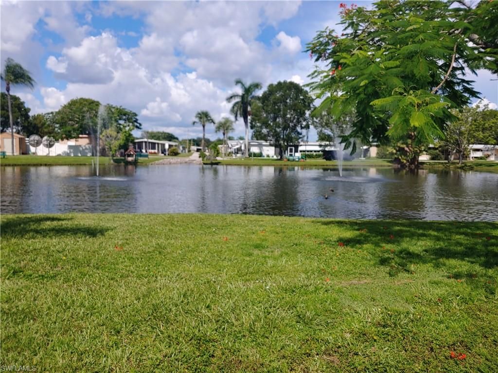 33 Poinsettia DR, FORT MYERS, FL 33905 — photo 3