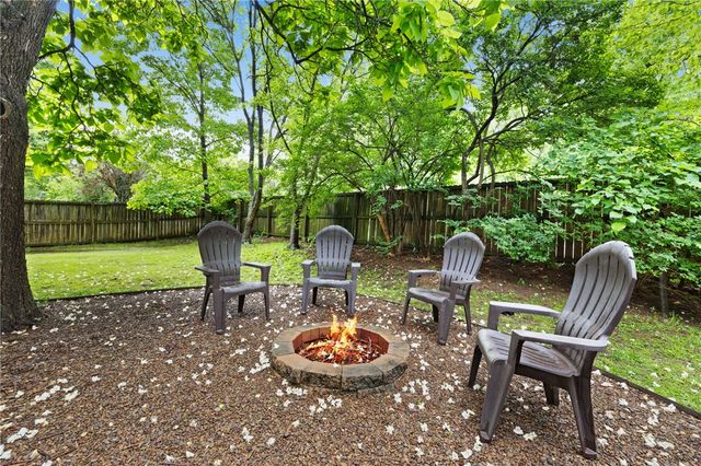 618 S Block Avenue, Fayetteville, AR 72701