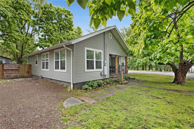 618 S Block Avenue, Fayetteville, AR 72701
