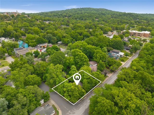 618 S Block Avenue, Fayetteville, AR 72701