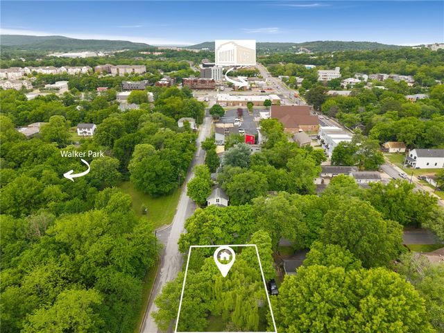 618 S Block Avenue, Fayetteville, AR 72701