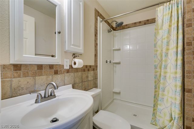 6521 Mecham Avenue, Las Vegas, NV 89107