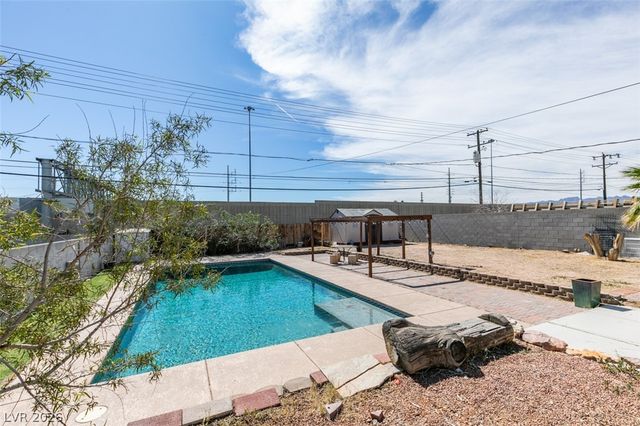 6521 Mecham Avenue, Las Vegas, NV 89107
