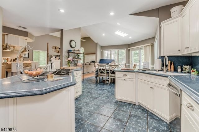 16 New Star Ridge Rd, Sparta Twp., NJ 07871