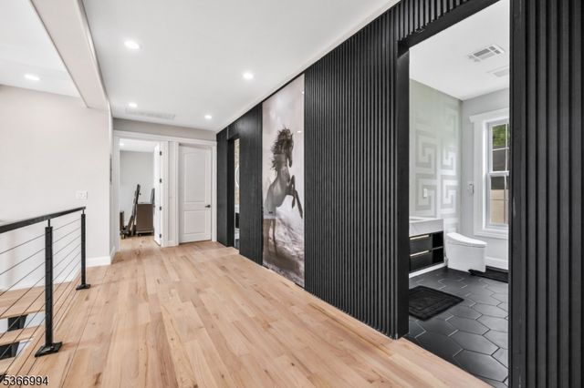 125 Hamilton Trl, Totowa Boro, NJ 07512