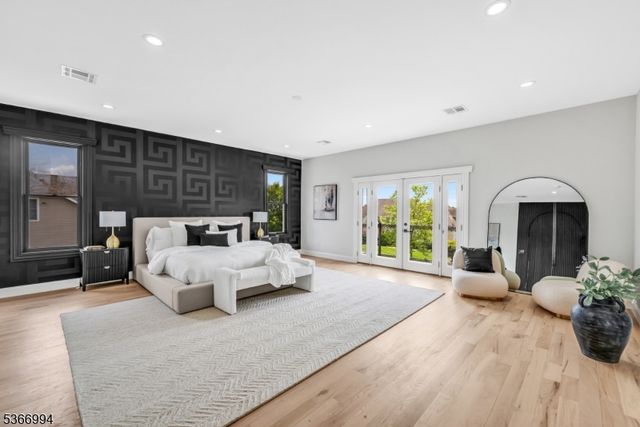 125 Hamilton Trl, Totowa Boro, NJ 07512