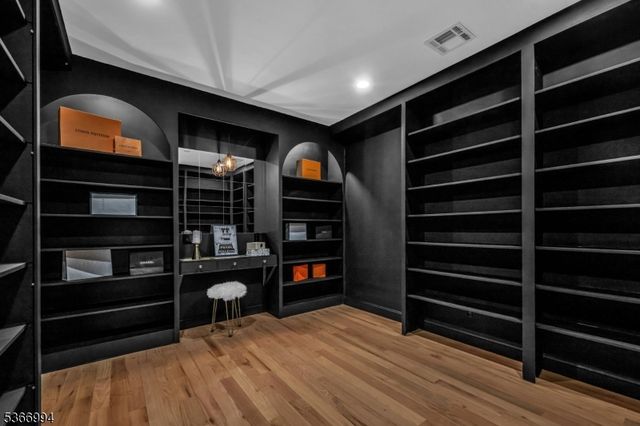 125 Hamilton Trl, Totowa Boro, NJ 07512