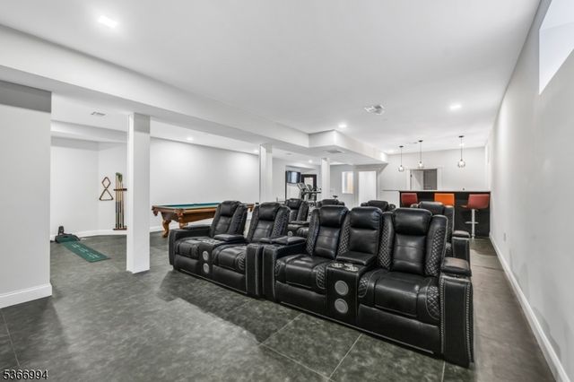 125 Hamilton Trl, Totowa Boro, NJ 07512