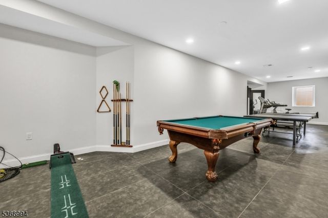 125 Hamilton Trl, Totowa Boro, NJ 07512