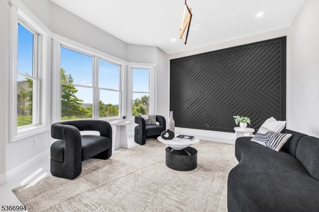 125 Hamilton Trl, Totowa Boro, NJ 07512