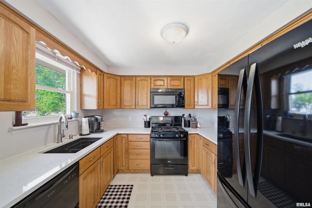 2276 ROBIN Road, Washington, IL 61571