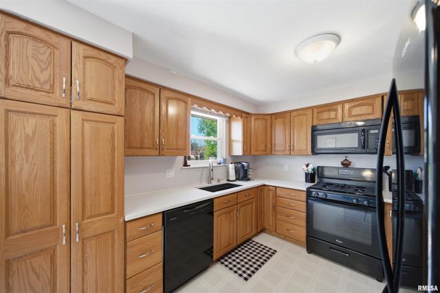 2276 ROBIN Road, Washington, IL 61571