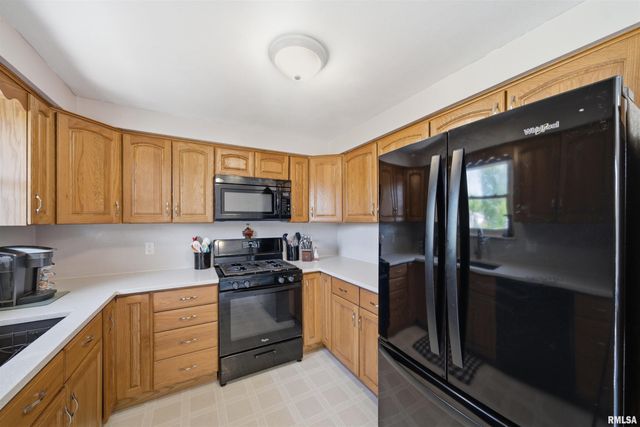 2276 ROBIN Road, Washington, IL 61571
