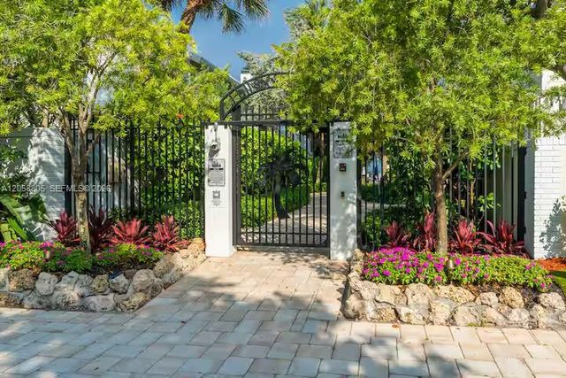 3204 Robbins Rd, Pompano Beach, FL 33062