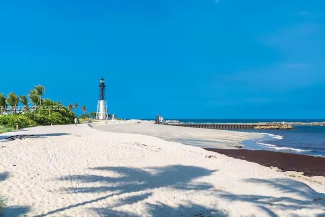 3204 Robbins Rd, Pompano Beach, FL 33062
