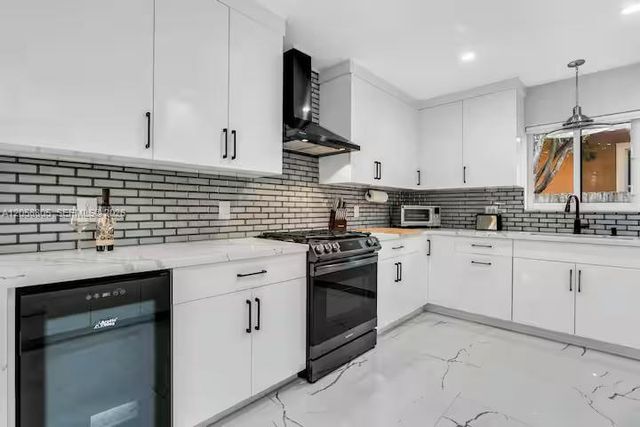 3204 Robbins Rd, Pompano Beach, FL 33062