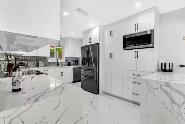 3204 Robbins Rd, Pompano Beach, FL 33062