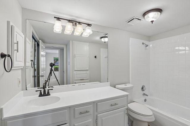 2710 Newkirk Court, Euless, TX 76039