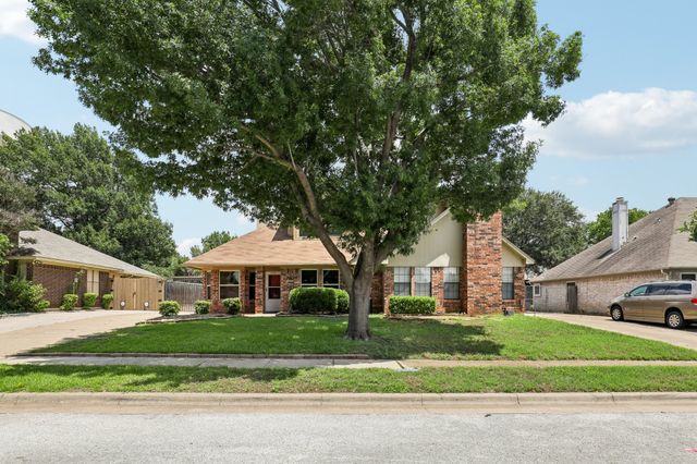 2710 Newkirk Court, Euless, TX 76039