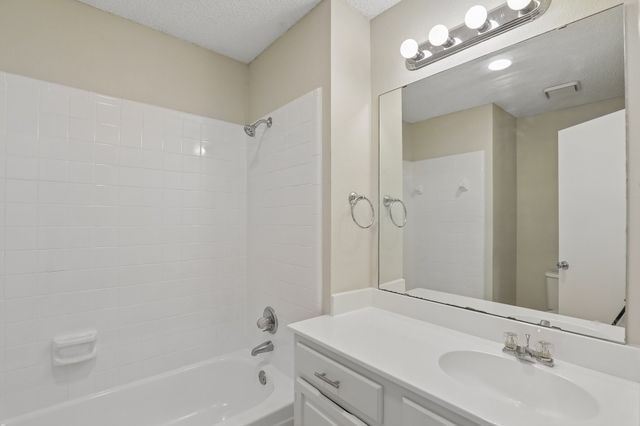 2710 Newkirk Court, Euless, TX 76039