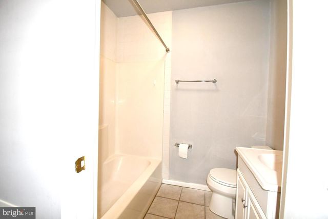 8 W MONMOUTH ST, Winchester, VA 22601