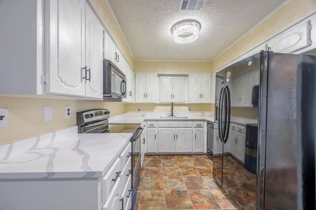 604 W Day Street, Denison, TX 75020