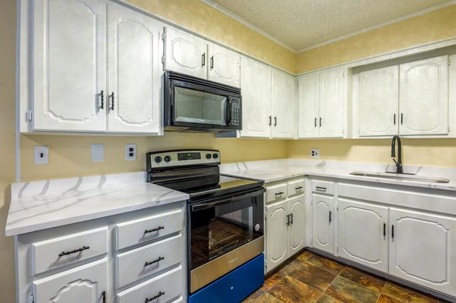 604 W Day Street, Denison, TX 75020