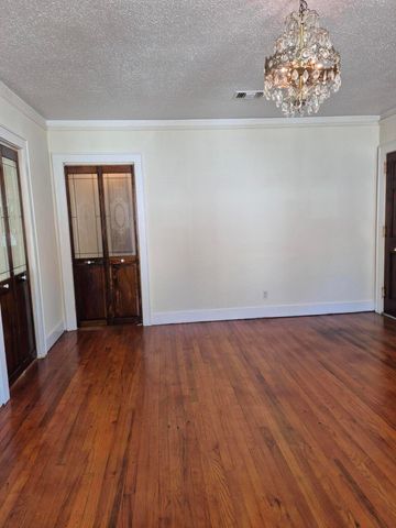 2623 Woodlawn Avenue, North Charleston, SC 29405