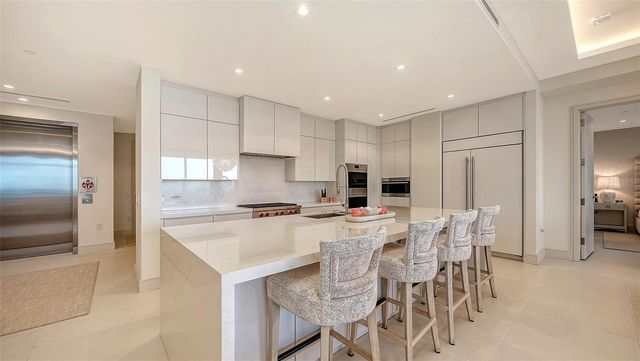 1581 GULF OF MEXICO DRIVE 406, Longboat Key, FL 34228