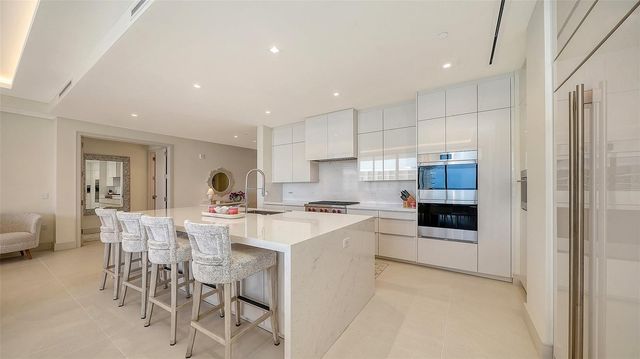 1581 GULF OF MEXICO DRIVE 406, Longboat Key, FL 34228