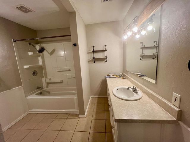 9904 SE 43rd Street, Oklahoma City, OK 73150