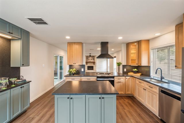15826 Stonehaven Drive, Houston, TX 77059