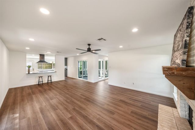 15826 Stonehaven Drive, Houston, TX 77059