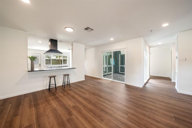 15826 Stonehaven Drive, Houston, TX 77059