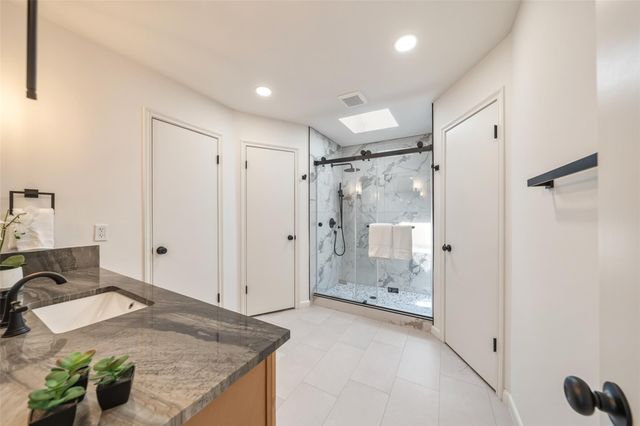 15826 Stonehaven Drive, Houston, TX 77059