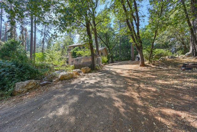 19170 Tiger Lily Ln, Grass Valley, CA 95945