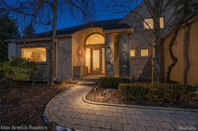 1603 Franklin Hills Drive 1, Bloomfield Hills, MI 48302