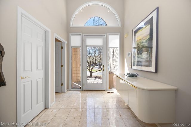 1603 Franklin Hills Drive 1, Bloomfield Hills, MI 48302