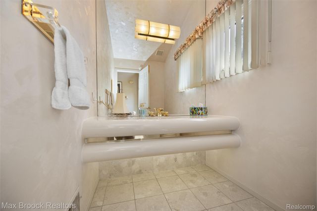 1603 Franklin Hills Drive 1, Bloomfield Hills, MI 48302