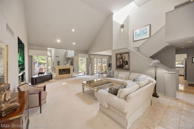 1603 Franklin Hills Drive 1, Bloomfield Hills, MI 48302