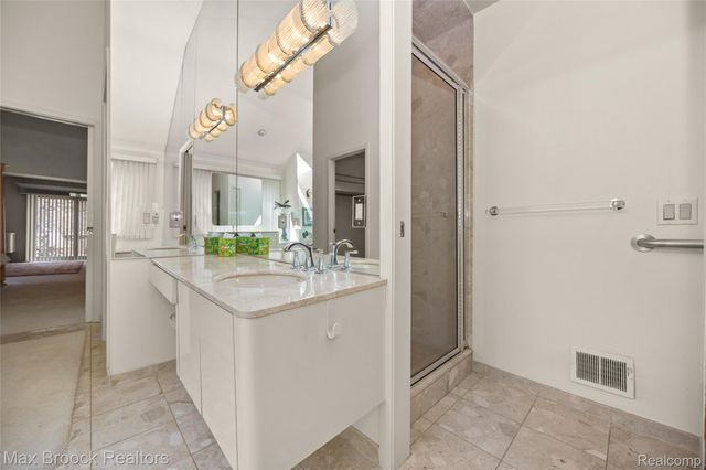 1603 Franklin Hills Drive 1, Bloomfield Hills, MI 48302