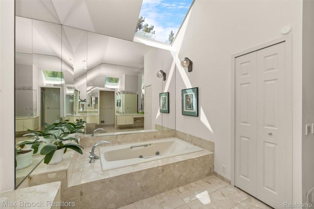 1603 Franklin Hills Drive 1, Bloomfield Hills, MI 48302