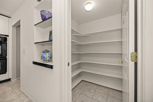1603 Franklin Hills Drive 1, Bloomfield Hills, MI 48302