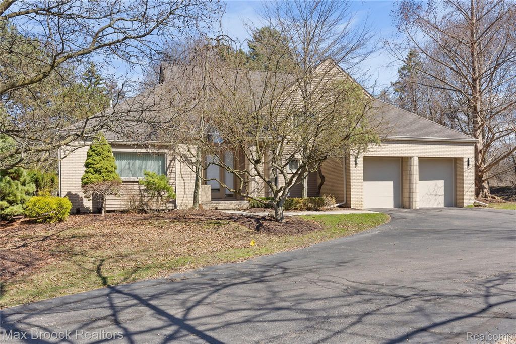 1603 Franklin Hills Drive 1, Bloomfield Hills, MI 48302